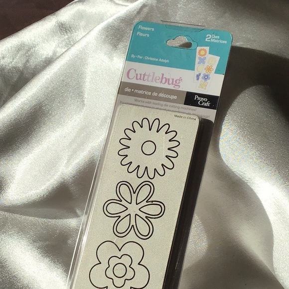 Cuttlebug Provo Craft Medal Stencils For Cutting Machine - Picture 1 of 5